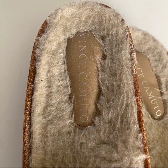 Vince Camuto Suede Kanadial Faux Fur Taupe Slides - Size 8 NWOB - Picture 5 of 9